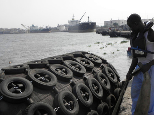 Sling Inflatable Boat Fenders Marine Rubber 0.05mpa Yokohama Pneumatic Fender