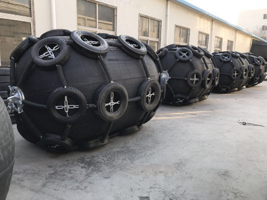 Low Maintenance Ship Rubber Fender Providing Effective Vessel Impact Resistance Qingdao Port Loading