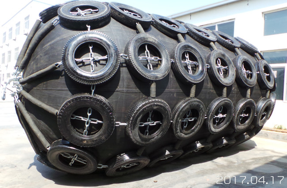 ISO17357 Pneumatic Marine Fenders Ship Transporting Rubber Inflatable Dock Fenders