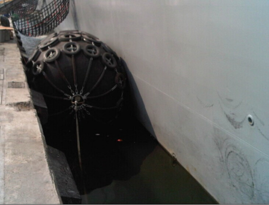 80kpa Marine Dock Fenders High Energy Absorption ISO 17357 Rubber Fenders For Boats